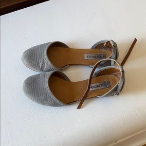 Steve Madden gray flats
